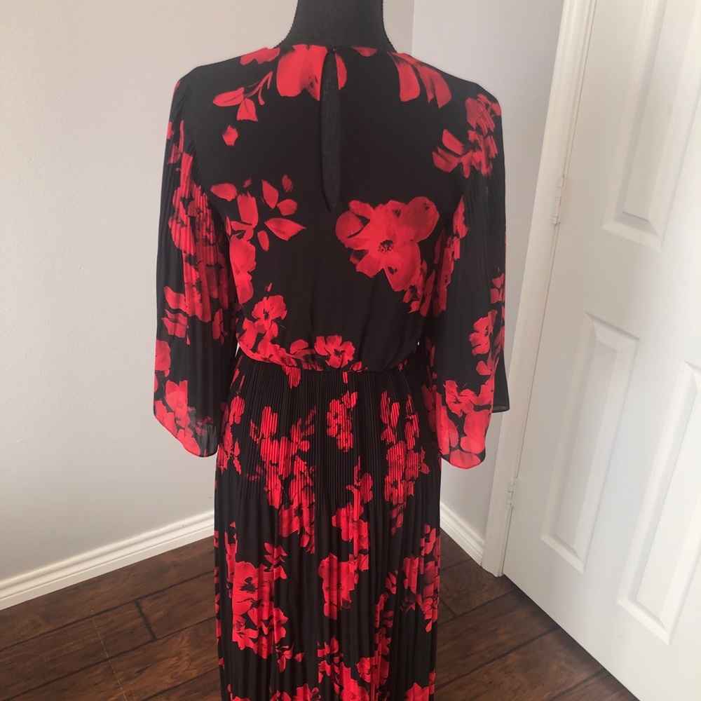 Black & red pleated long dress
